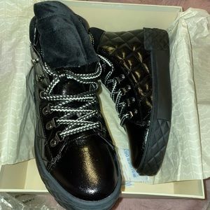 Marc fisher black patent shoe